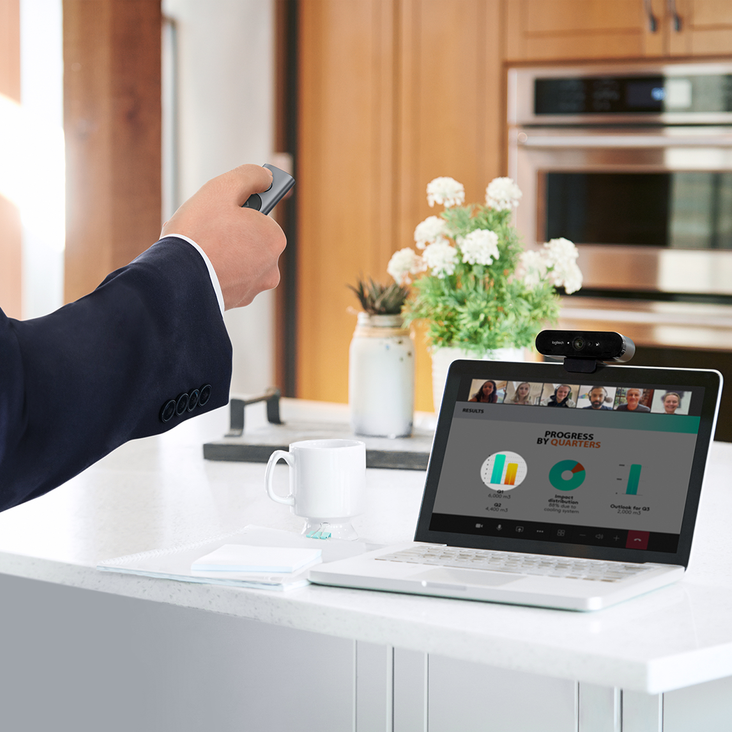 LOGITECH SLATE SPOTLIGHT PRESENTATION REMOTE - Image 6