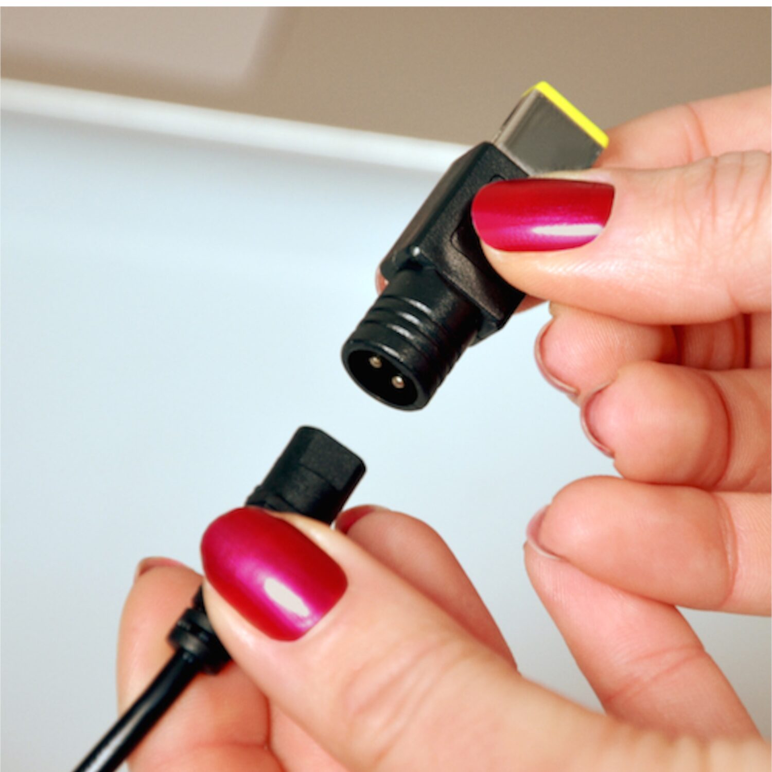 Port Connect 90w Notebook Adapter Universal-black - Image 3