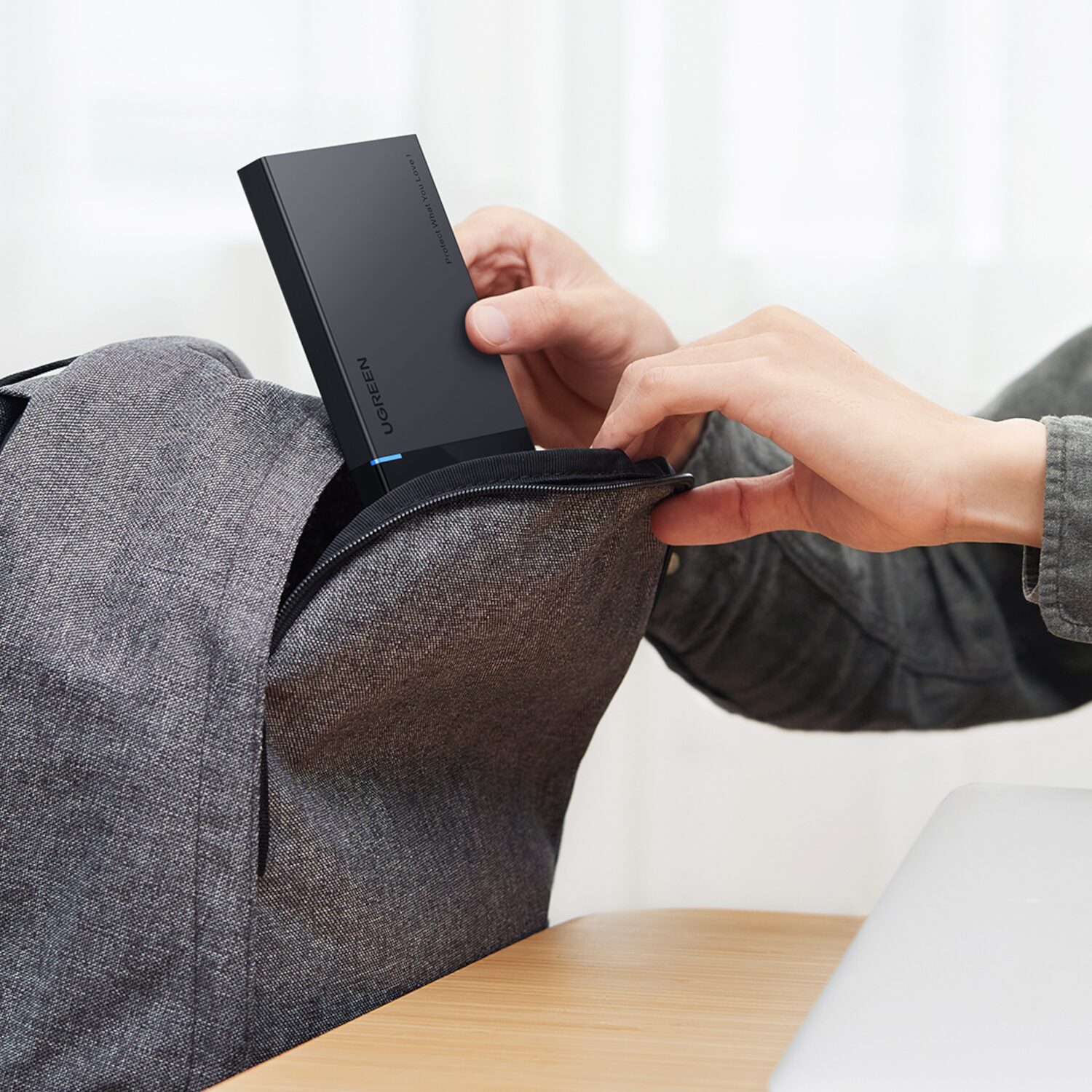 UGREEN USB 3.0 to 2.5” SATA Hard Drive Enclosure (Non-Detachable Cable) - Image 5